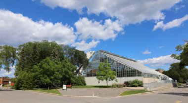 MONTREAL CANADA - 07 23 2021: Montreal Botanik Bahçesi, dünyanın en önemli botanik bahçelerinden biri olarak kabul edildiği için 2008 yılında Kanada Ulusal Tarih Bölgesi ilan edilmiştir.