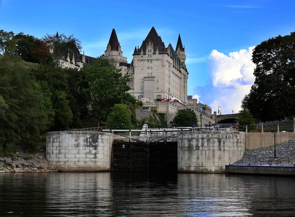 Ottawa Ontario Canada 2021 Rideau Canal Locks Chateau Laurier Hotel — Stock fotografie