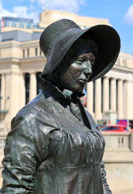 OTTAWA ONTARIO CANADA - 08 22 22 2021: Laura Secord 'un Bronzu 1812.Dünya Savaşı' nın Kanadalı kahramanıydı..