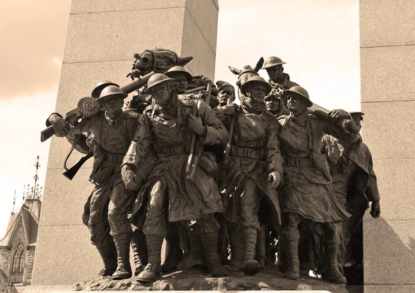 Ottawa Ontario Canada 2021 National War Memorial Tall Granite Cenotaph — 图库照片