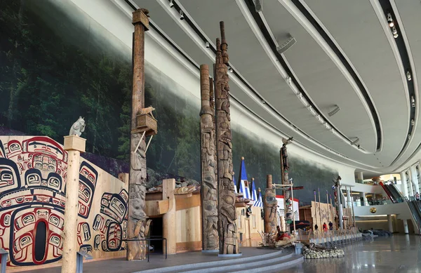 Gatineau Hull Quebec Canada 2021 Totems Room Canadian Museum History — Foto de Stock