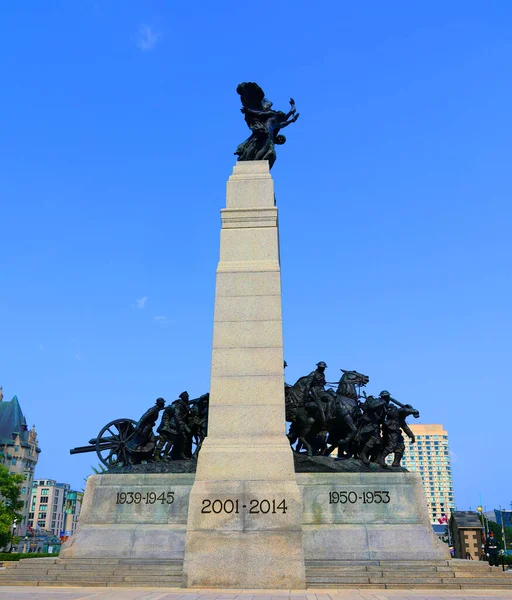 Ottawa Ontario Canada 2021 National War Memorial Tall Granite Cenotaph — 图库照片