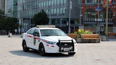 OTTAWA ONTARIO CANADA - 08: 22 22: Kanada Kuvvetleri Askeri Polis arabası, güvenlik ve Kanada Silahlı Kuvvetleri ve dünya çapında Milli Savunma Bakanlığı 'na operasyonel destek hizmetleri