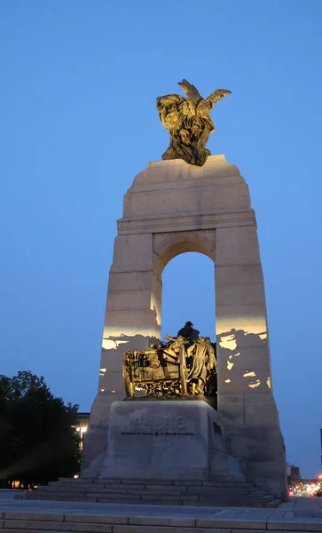 Ottawa Ontario Canada 2021 National War Memorial Tall Granite Cenotaph — 图库照片