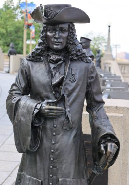 OTTAWA ONTARIO CANADA - 08 22 2021 Pierre Le Moyne d 'Iberville Bronz madalyası. Pierre Le Moyne d 'Iberville bir asker, gemi kaptanı, kaşif, koloni yöneticisiydi..