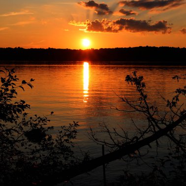 Blue Sea Lake, Kanada 'nın Quebec eyaletinde yer alan bir göldür. 