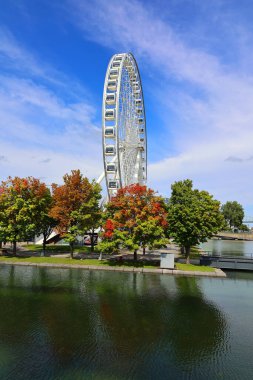 MONTREAL CANADA - 05: 20: La Grande Roue de Montreal Kanada 'nın en yüksek dönme dolap size şehri ve çevresini 60 metre havadan görme imkanı verir.