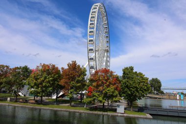 MONTREAL CANADA - 05: 20: La Grande Roue de Montreal Kanada 'nın en yüksek dönme dolap size şehri ve çevresini 60 metre havadan görme imkanı verir.