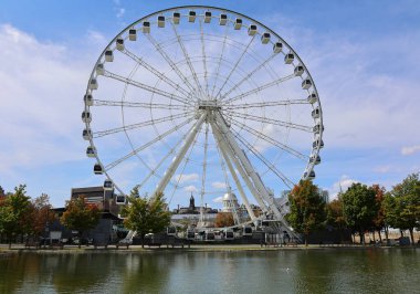 MONTREAL CANADA - 05: 20: La Grande Roue de Montreal Kanada 'nın en yüksek dönme dolap size şehri ve çevresini 60 metre havadan görme imkanı verir.