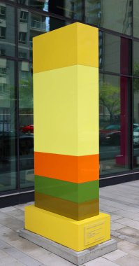 MONTREAL QUEBEC CANADA - 09 07 2021: Montreal Merkez Hastanesi 'nin (CHUM) önüne monte edilen, 1642 yılından günümüze kadar şehirdeki dört sağlık kurumunun hikayesini anlatıyor.