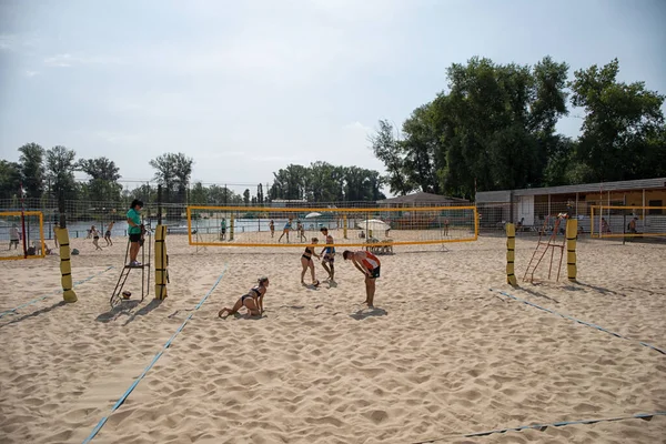 Plaj voleybol takımı maçı kaybetti.