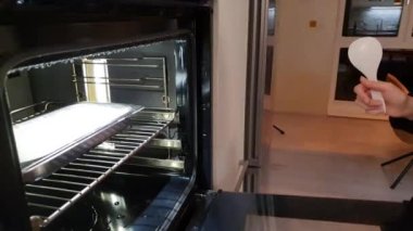 Pirinci buhar fırınından çıkar.