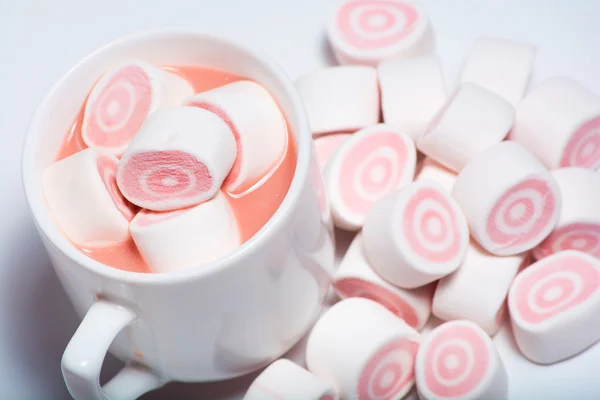 Cup Of Coffee and pink marshmallow — Stock Photo, Image