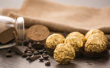 Dekorasyonu ile İtalyan çikolata tatlılar