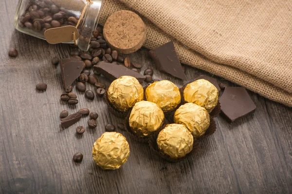 Dekorasyonu ile İtalyan çikolata tatlılar