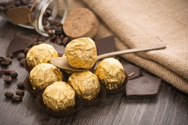 Dekorasyonu ile İtalyan çikolata tatlılar