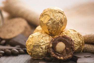 Dekorasyonu ile İtalyan çikolata tatlılar