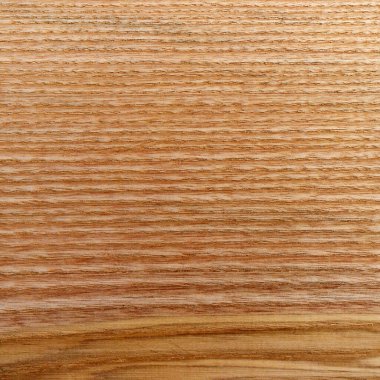 Alacakaranlık panoramik dağ manzarası, yıldızlı gökyüzü ve bulutlar, arka planda şehir ışıkları. Yüksek kalite fotoğraf