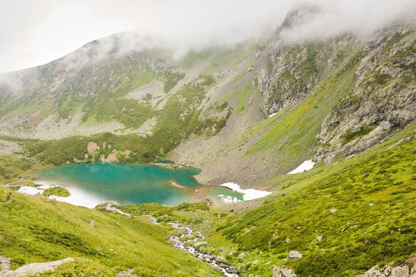 Lago Alpino Turchese Sofia Circondato Rocce Karachay Cherkessia Arkhyz Russia — Foto Stock