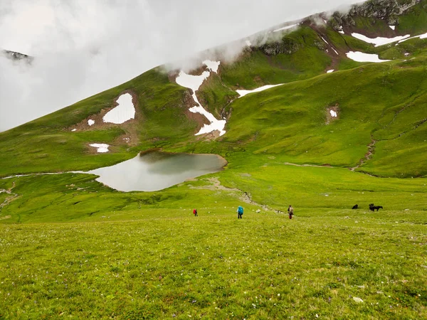 Berglandschap Meer Hooglanden Van Kaukasus Lente Heldere Kleur Foto Genomen — Stockfoto