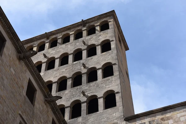 Bina Placa del Rei, Barcelona