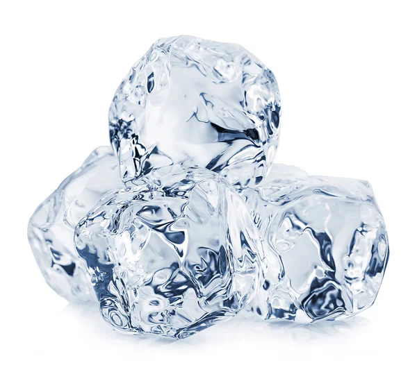 Три кубики льоду крупним планом ізольовані на білому тлі. Кліппінг . — стокове фото