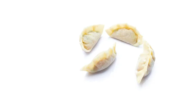 Bild Von Rohen Knödeln Oder Gyoza Isoliert Auf Weißem Hintergrund — Stockfoto