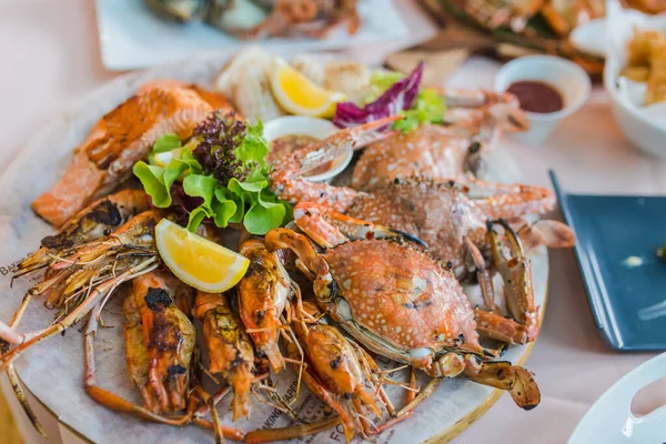 Bild Einer Köstlichen Meeresfrüchte Luxus Restaurant Ein Teller Mit Frischen lizenzfreie Stockfotos