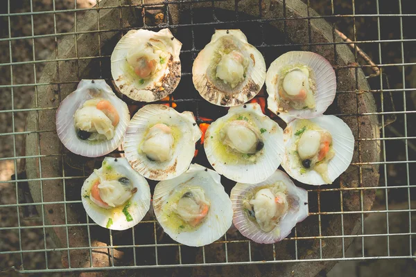 Grilled fresh scallops — Stock Photo, Image