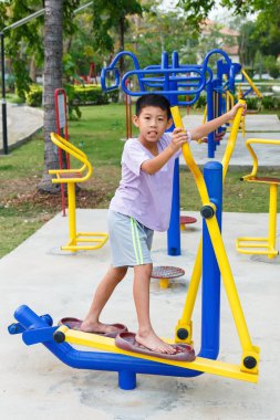 Çocuk çalışma dışarı.