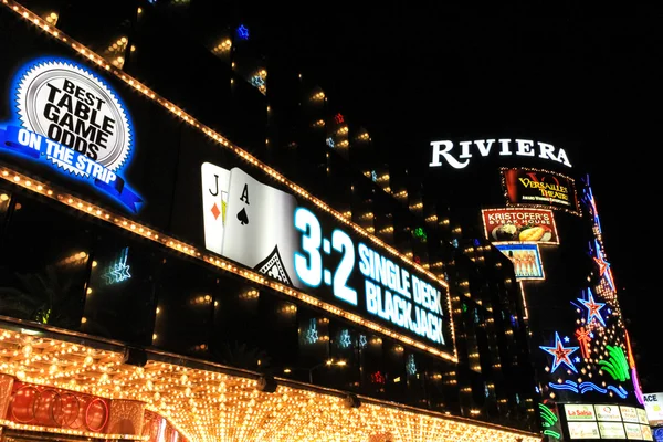 Las Vegas, Usa - 10 října: Led světlo přední Riviera hotel a kasino na říjen 10, 2011 v Las Vegas, Usa. — Stock fotografie