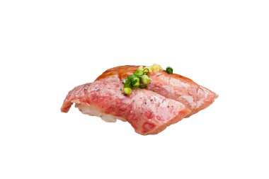 İzole Hida sığır eti suşi. Kırpma yolu ile.