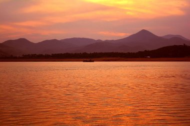 Sunset Over The Papikondalu veya Papi Hills, Andhra Pradesh, Hindistan 
