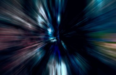 Hızlanma hareketi var. Işık ve çizgiler koyu arkaplanda hızla hareket ediyor