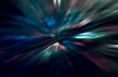 Hızlanma hareketi var. Işık ve çizgiler koyu arkaplanda hızla hareket ediyor