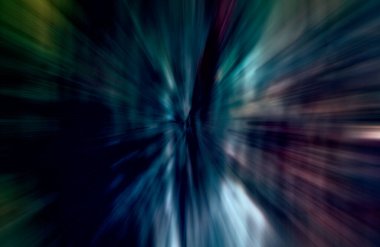 Hızlanma hareketi var. Işık ve çizgiler koyu arkaplanda hızla hareket ediyor