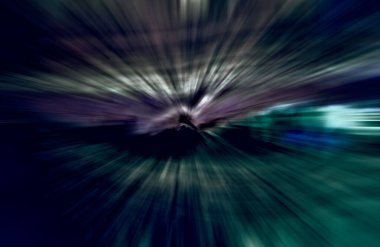 Hızlanma hareketi var. Işık ve çizgiler koyu arkaplanda hızla hareket ediyor