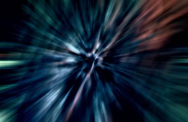 Hızlanma hareketi var. Işık ve çizgiler koyu arkaplanda hızla hareket ediyor