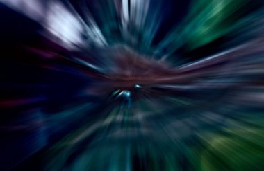 Hızlanma hareketi var. Işık ve çizgiler koyu arkaplanda hızla hareket ediyor