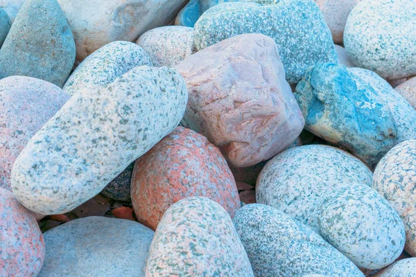 天然石だ 大きさや色の異なる石の質感 石の背景 — ストック写真