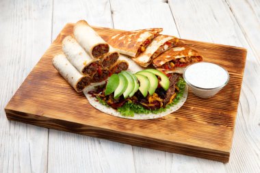 Tahtada Meksika aperatifleri var. seçici odak