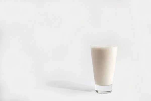 Milkshake Blanc Dans Verre Smoothie Isolé Sur Fond Blanc — Photo