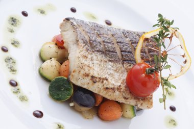 pisi balığı sebze ile