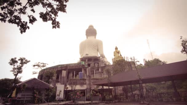 Большая статуя Будды, Пхукет Таиланд 4K — стоковое видео