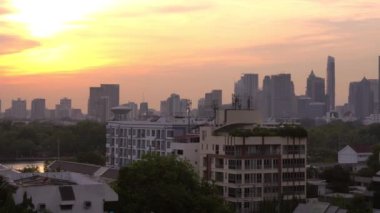 Manzarası Bangkok Cityscape. Akşam gün batımı. 4k