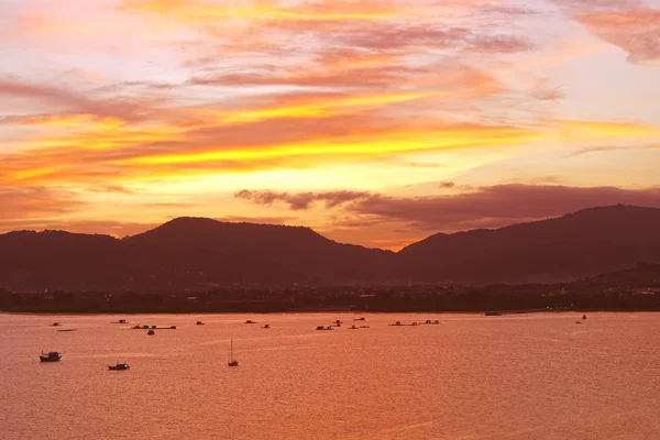 Günbatımı Phuket Adası Tayland, Asya