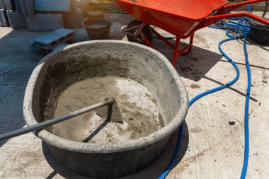 Boş harç karıştırıcı ve araçlar, beton karıştırma beton inşaat için kürek kürek ile sıkıştırılmış kum