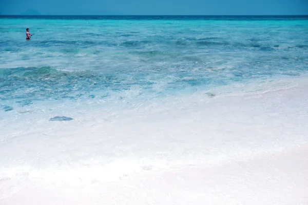 Tayland güzel beyaz kumlu plaj