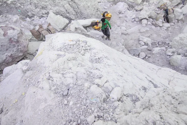 Ijen krateri zehirli duman