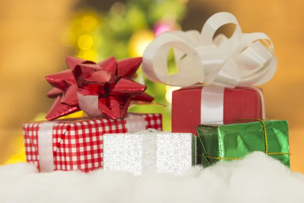 Gift box with bokeh background — Stock Photo, Image